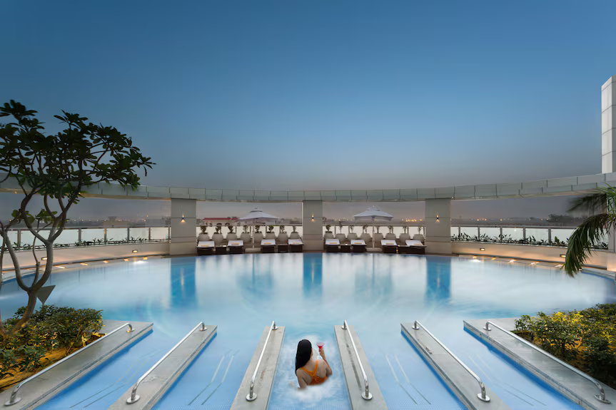 Crowne Plaza pool